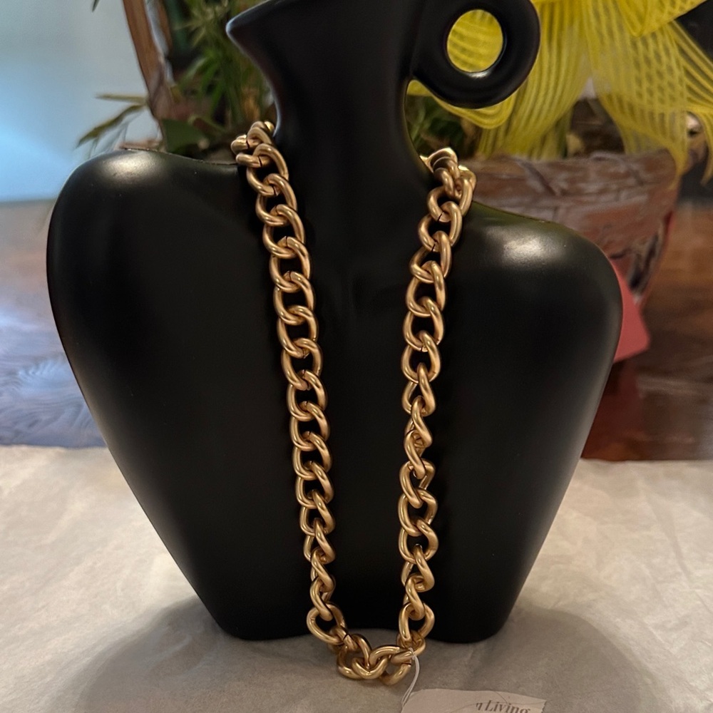 Elegant Gold Chain Necklace